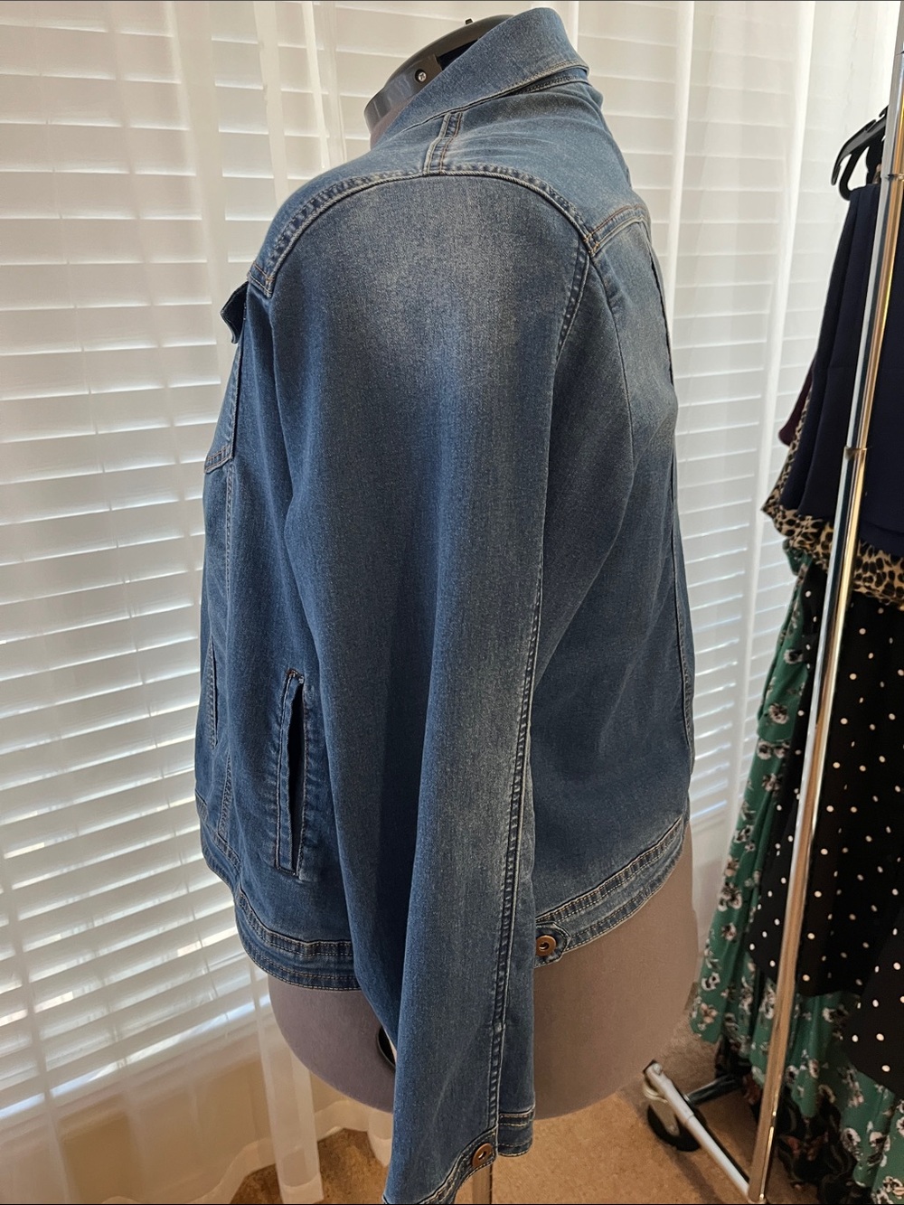Classic Blue Denim Jacket with Copper Buttons 22 24 3x - Picture 2 of 6